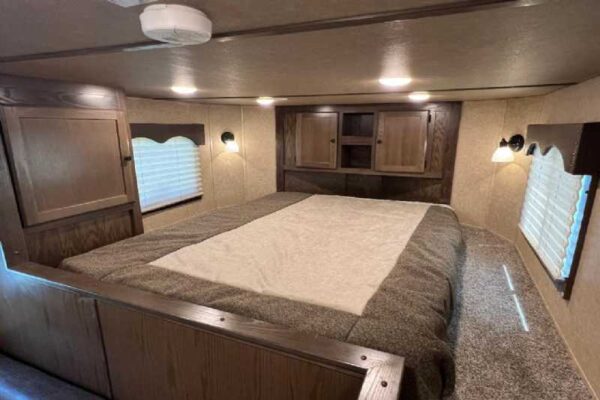 2024 Lakota Charger LE81413SR Stock Trailer with 13′ Short Wall