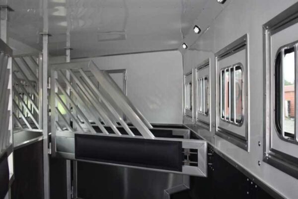 2021 Lakota BigHorn 8519TBB 5 Horse Trailer with 19′ Short Wall