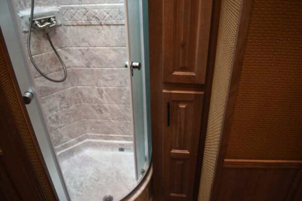 2021 Lakota BigHorn 8519TBB 5 Horse Trailer with 19′ Short Wall