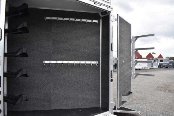 2021 Lakota BigHorn 8519TBB 5 Horse Trailer with 19′ Short Wall