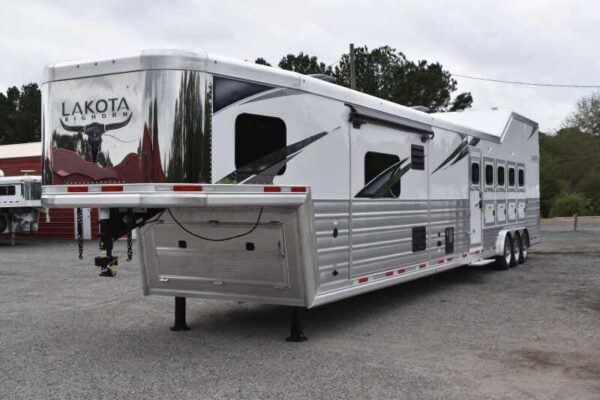 2021 Lakota BigHorn 8519TBB 5 Horse Trailer with 19′ Short Wall