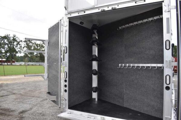 2021 Lakota BigHorn 8519TBB 5 Horse Trailer with 19′ Short Wall