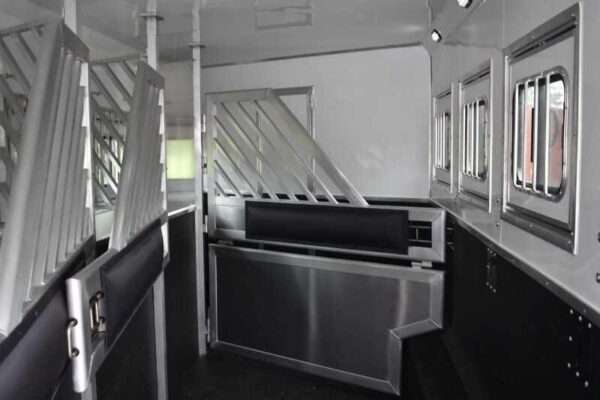 2021 Lakota BigHorn 8519TBB 5 Horse Trailer with 19′ Short Wall