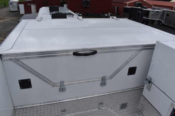 2021 Lakota BigHorn 8519TBB 5 Horse Trailer with 19′ Short Wall