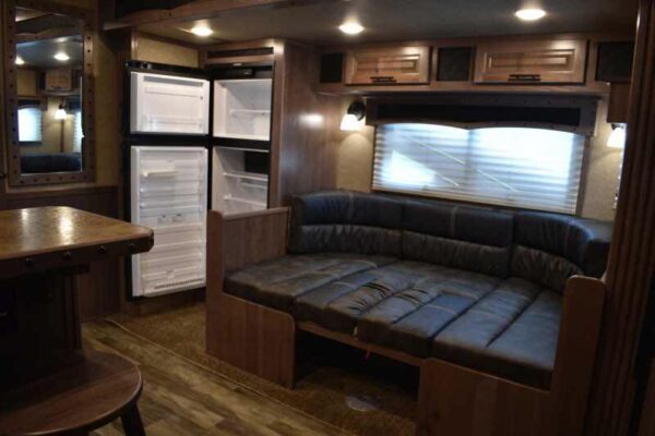 2021 Lakota BigHorn 8519TBB 5 Horse Trailer with 19′ Short Wall