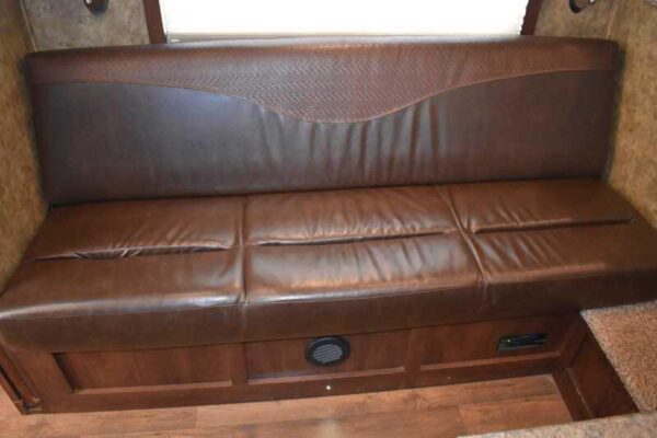 2017 Exiss Escape 7308LQ 3 Horse Trailer with 8′ Short Wall