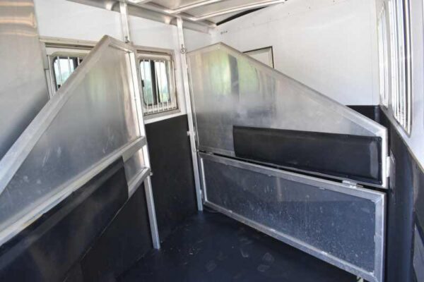 2017 Exiss Escape 7308LQ 3 Horse Trailer with 8′ Short Wall
