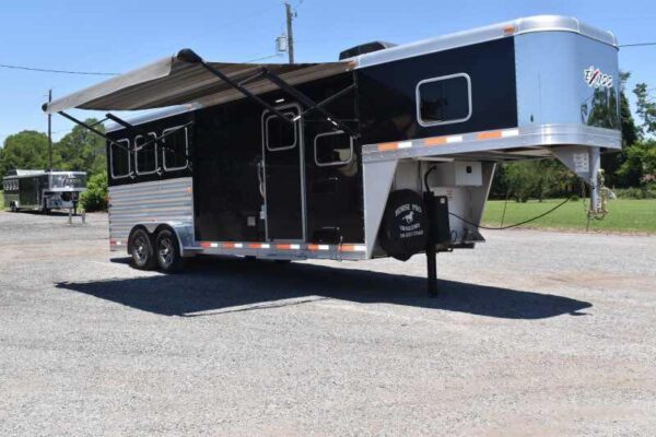 2017 Exiss Escape 7308LQ 3 Horse Trailer with 8′ Short Wall