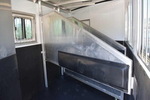 2017 Exiss Escape 7308LQ 3 Horse Trailer with 8′ Short Wall