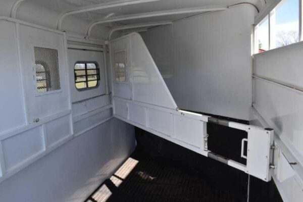 2002 Logan Coach 3HBP 3 Horse Trailer