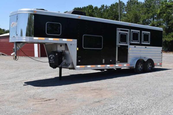 2017 Exiss Escape 7308LQ 3 Horse Trailer with 8′ Short Wall