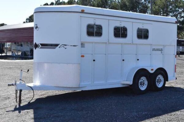 2002 Logan Coach 3HBP 3 Horse Trailer