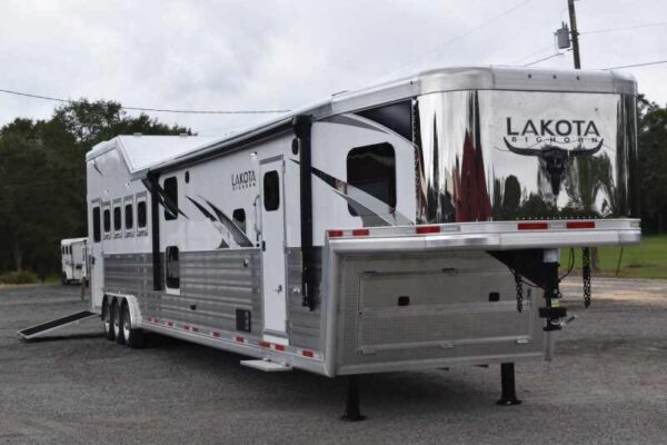 2021 Lakota BigHorn 8519TBB 5 Horse Trailer with 19′ Short Wall