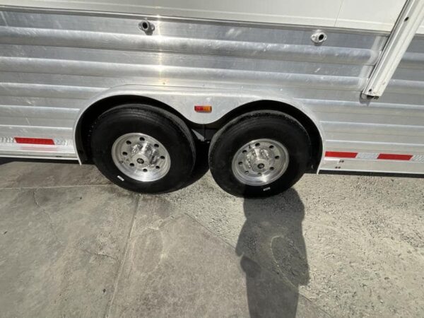2008 4-Star Trailer 4 horse 12ft Outlaw LQ