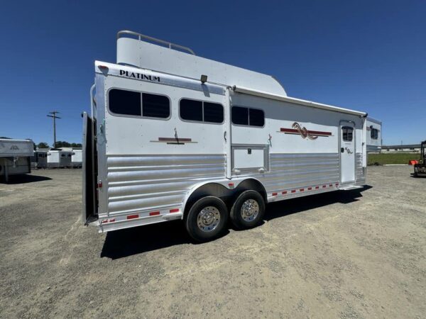 2007 Platinum Coach 8310 LQ 3 Horse