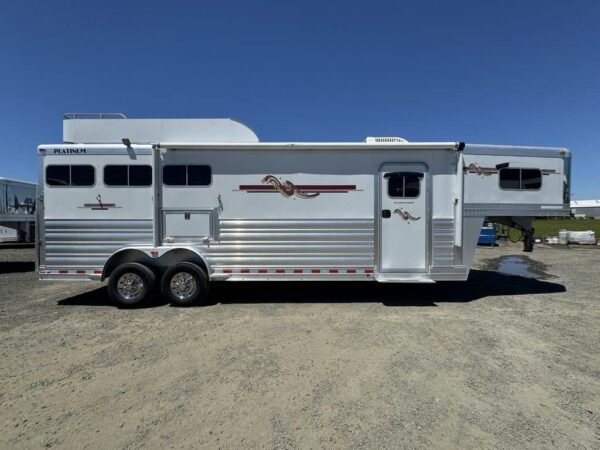 2007 Platinum Coach 8310 LQ 3 Horse