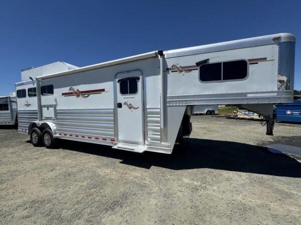 2007 Platinum Coach 8310 LQ 3 Horse