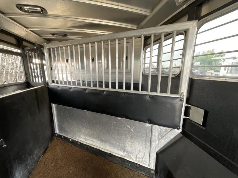 2014 Logan Coach RAZ4GNHDLQ 40′ 4 horse Razor GN Horse Trailer**WITH WALK IN CLOSET**
