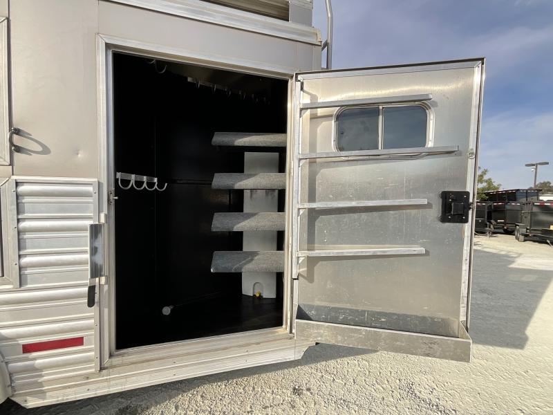 2014 Logan Coach RAZ4GNHDLQ 40′ 4 horse Razor GN Horse Trailer**WITH WALK IN CLOSET**